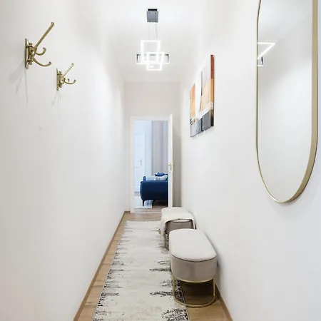 Sleek Downtown Living * בודפשט