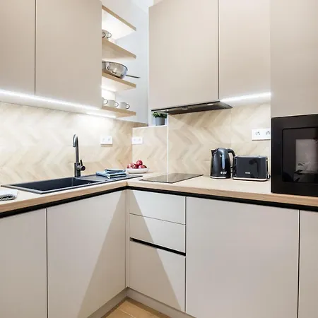 Sleek Downtown Living * ブダペスト