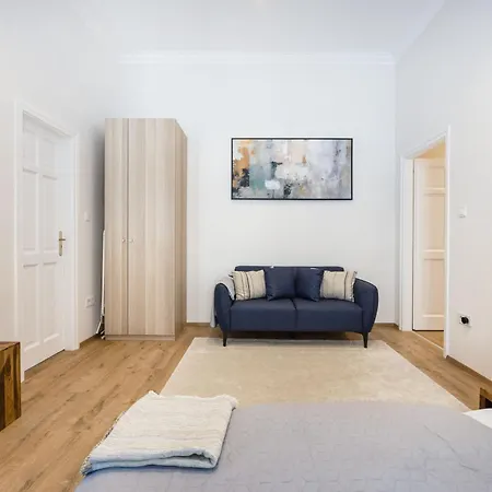 Sleek Downtown Living Apartment Budapest