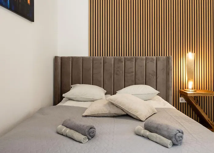 Apartament Sleek Downtown Living *