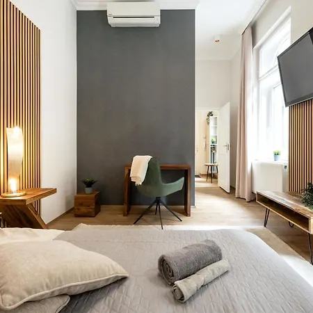 Sleek Downtown Living *