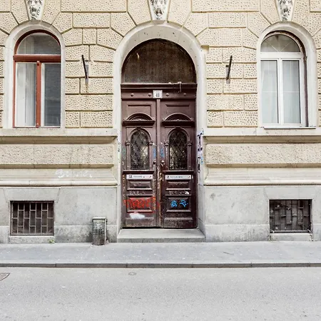 Apartamento Sleek Downtown Living