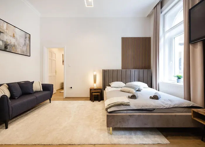 Sleek Downtown Living Budapeste